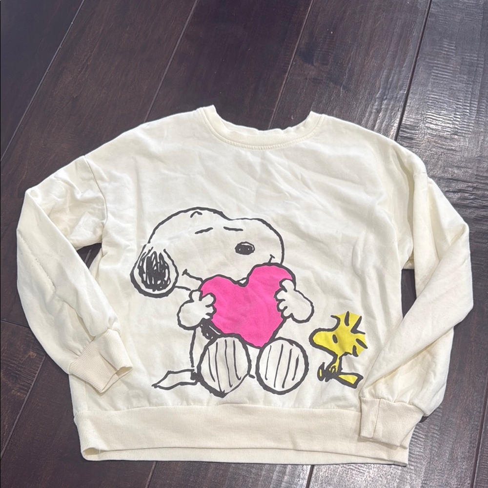 Cream Sweatshirt with Snoopy and Pink Heart